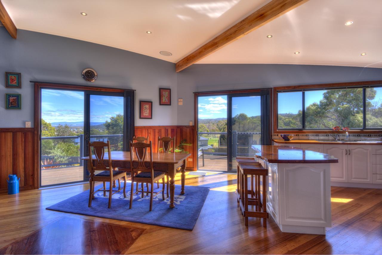 Holiday home Mayakitana ~ Overlooking The Golf Course *